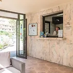 Pierre & Les Jardins Ombrages Apartahotel