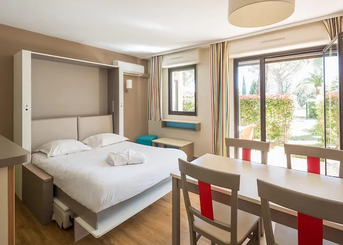 公寓式酒店 Pierre & Les Jardins Ombrages 3*