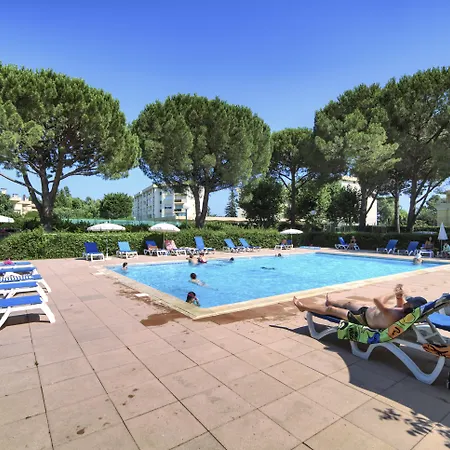 Pierre & Les Jardins Ombrages מלון דירות 3*