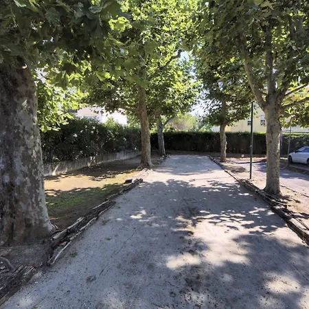 מלון דירות Pierre & Les Jardins Ombrages מאנדליה-לה-נאפול