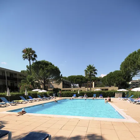 Pierre & Les Jardins Ombrages 3*