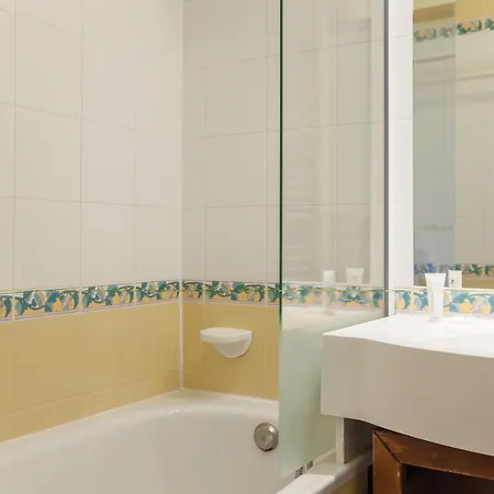 Pierre & Les Jardins Ombrages מלון דירות מאנדליה-לה-נאפול