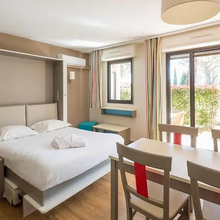 מלון דירות Pierre & Les Jardins Ombrages 3*