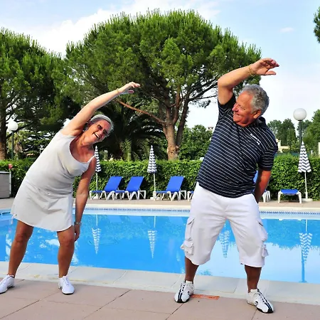 Pierre & Les Jardins Ombrages מלון דירות