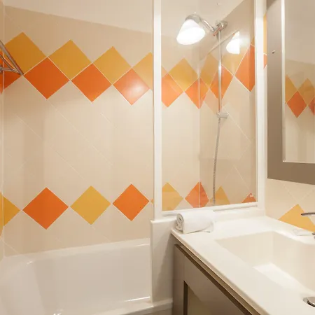 Pierre & Les Jardins Ombrages מלון דירות 3*