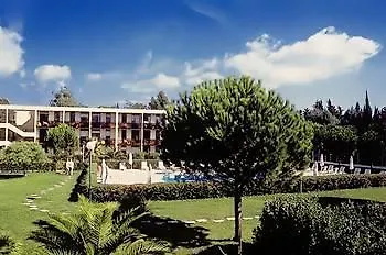 Pierre & Les Jardins Ombrages מלון דירות מאנדליה-לה-נאפול