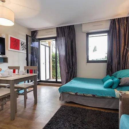 מלון דירות Pierre & Les Jardins Ombrages 3*