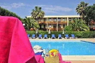 Pierre & Les Jardins Ombrages Aparthotel 3*