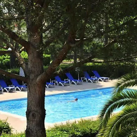 Pierre & Les Jardins Ombrages Aparthotel