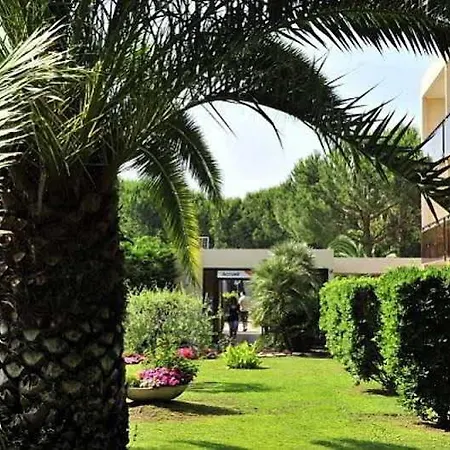 Pierre & Les Jardins Ombrages 3* מאנדליה-לה-נאפול