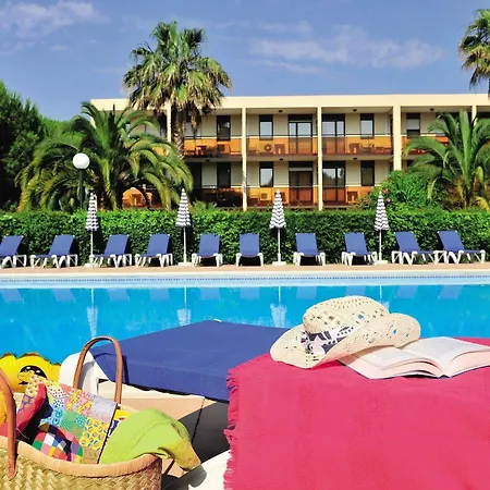 Aparthotel Pierre & Les Jardins Ombrages 3*