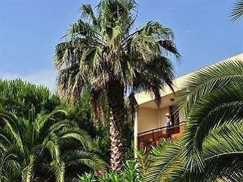 Pierre & Les Jardins Ombrages Mandelieu